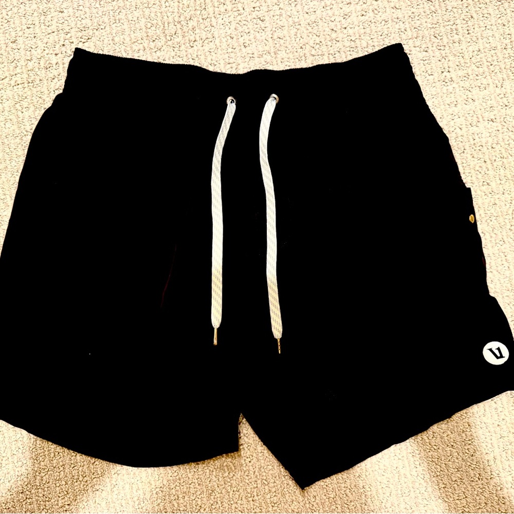 Vuori Kore Shorts 5” Men’s Medium w/Liner